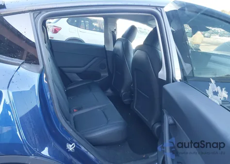 2024 Tesla Model Y Rwd z USA, uszkodzony, nr VIN 7SAYGDED4RF046479